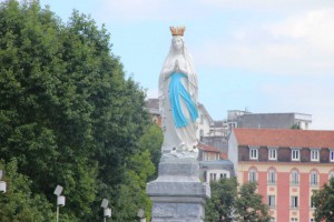 La Vierge Couronnée